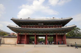 창덕궁의 돈화문