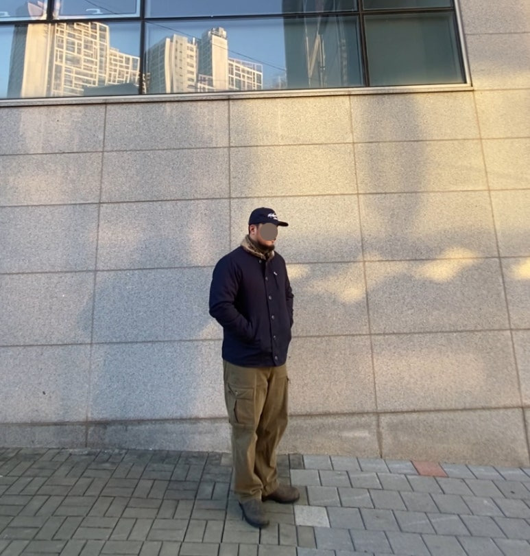 데일리룩('26.1.13.)에페 EEFE 빈티지 할리우드 스타 볼캡, 밴웍스 폴라티셔츠, 프리즘웍스 덱자켓 EDGAR N-1, 프리즘웍스 카고팬츠, 블런드스톤 585 러스틱브라운