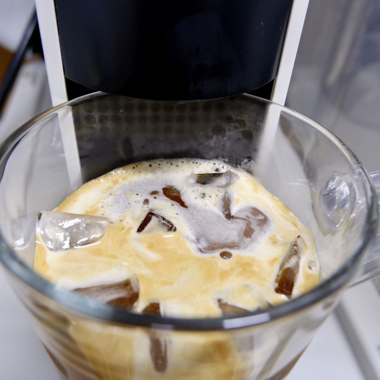 네스프레소 에센자 미니 크레마