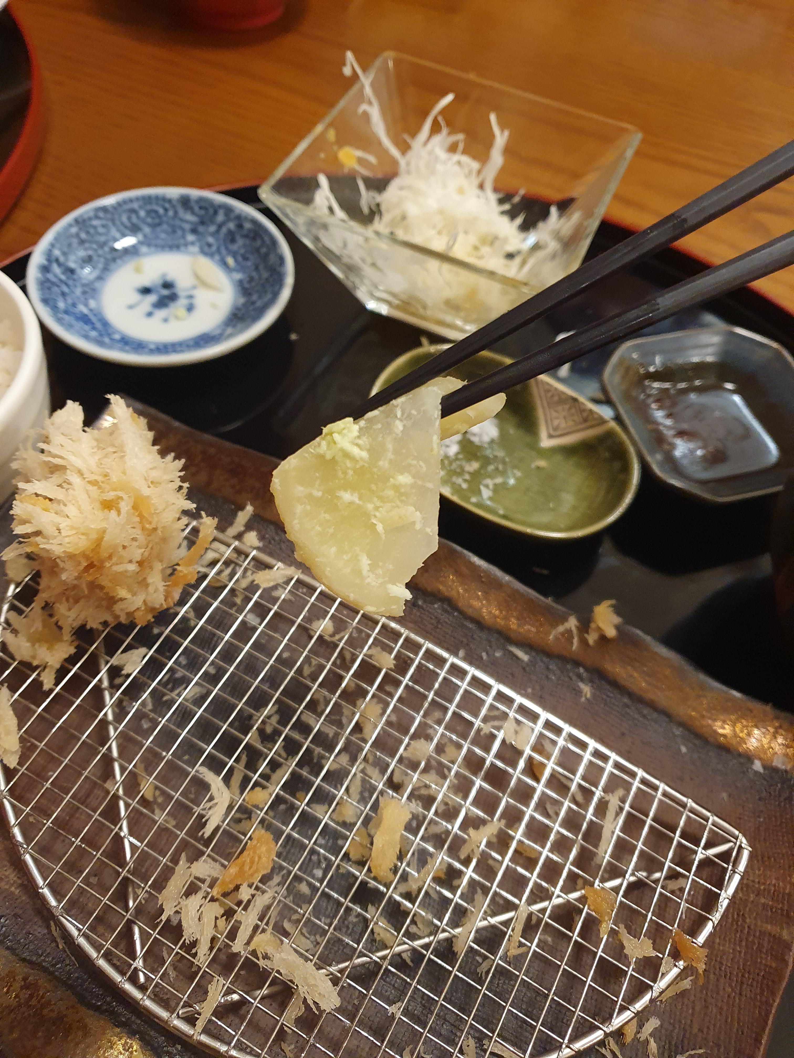 갈마동 맛집 우츠 반찬 와사비 단무지