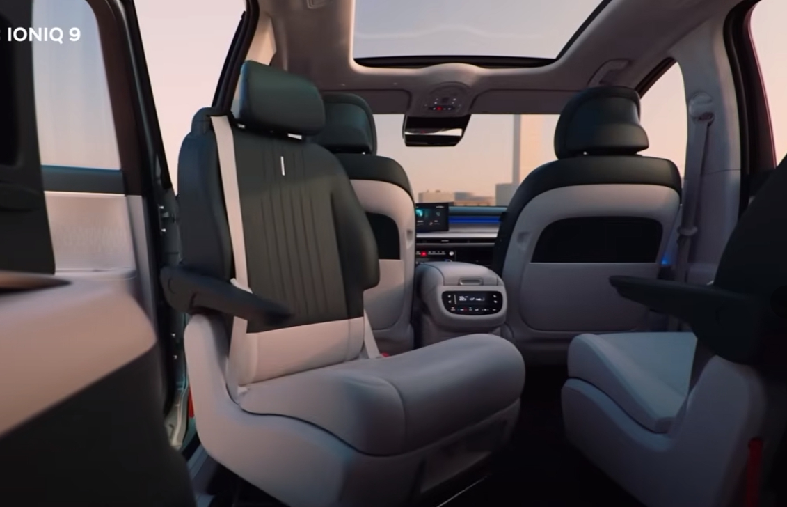 아이오닉9 실내