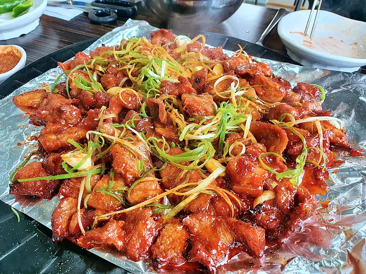 경북 김천 식당 현구 3대 원조 불고기 60년 전통 흑돼지 고추장 구이 맛집 추천