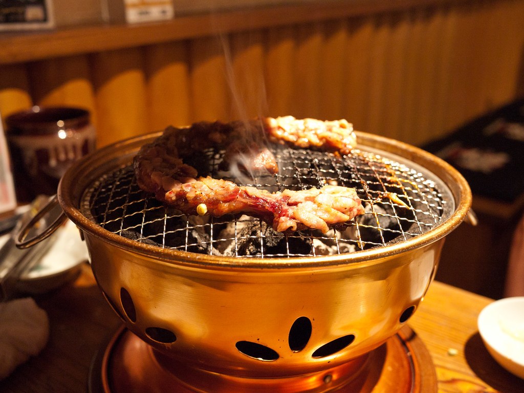 쓰루하시 야키니쿠 호루몬 숯불구이 예시
