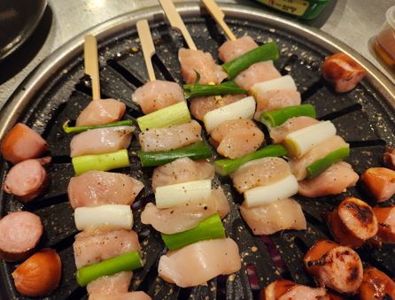 닭꼬치-파닭꼬치-소시지-굽기