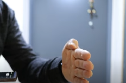 안좋은기운-현관문