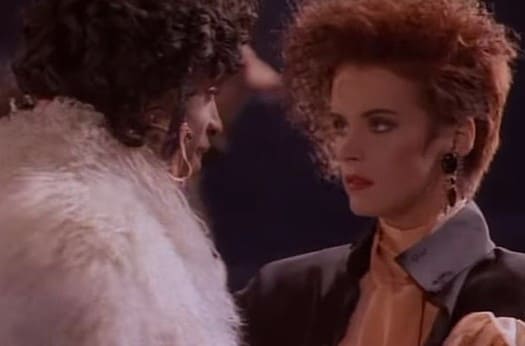 시나 이스톤 이야기