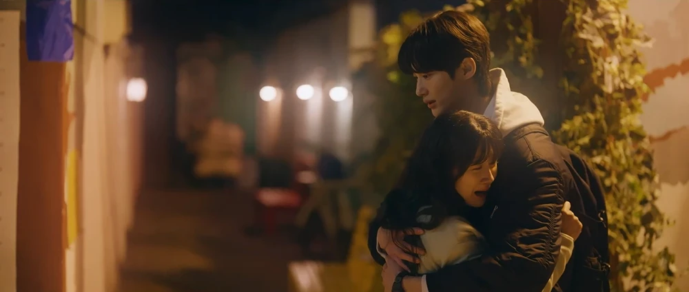 미국에-왜-안가고-여기-있냐며-선재-품에-안겨-우는-솔이