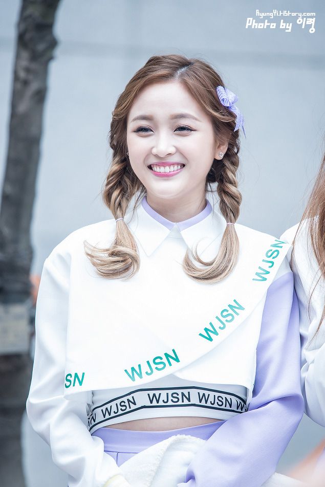 우주소녀 선의 인스타그램 사진 몸매