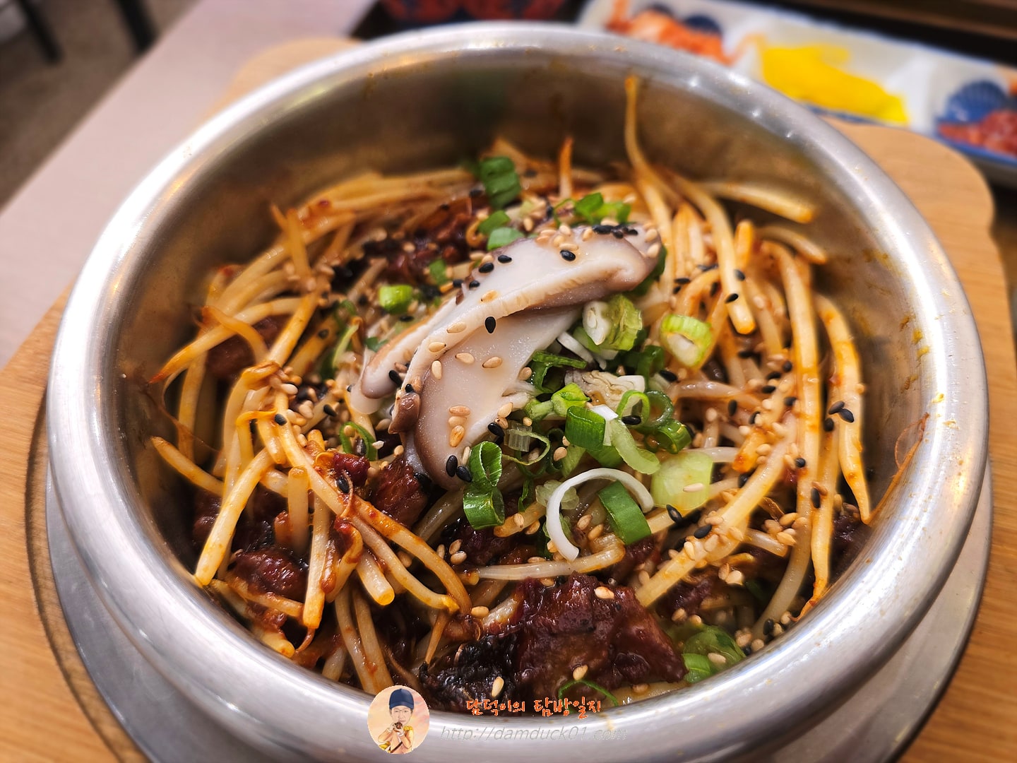 소고기 숙주 솥밥