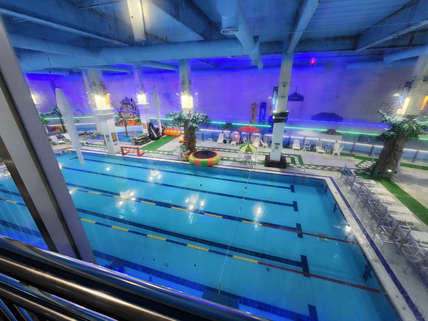 매표소가는길에 보이는 워터랜드모습