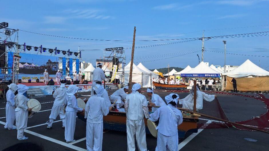 사천시 삼천포항 자연산 전어축제