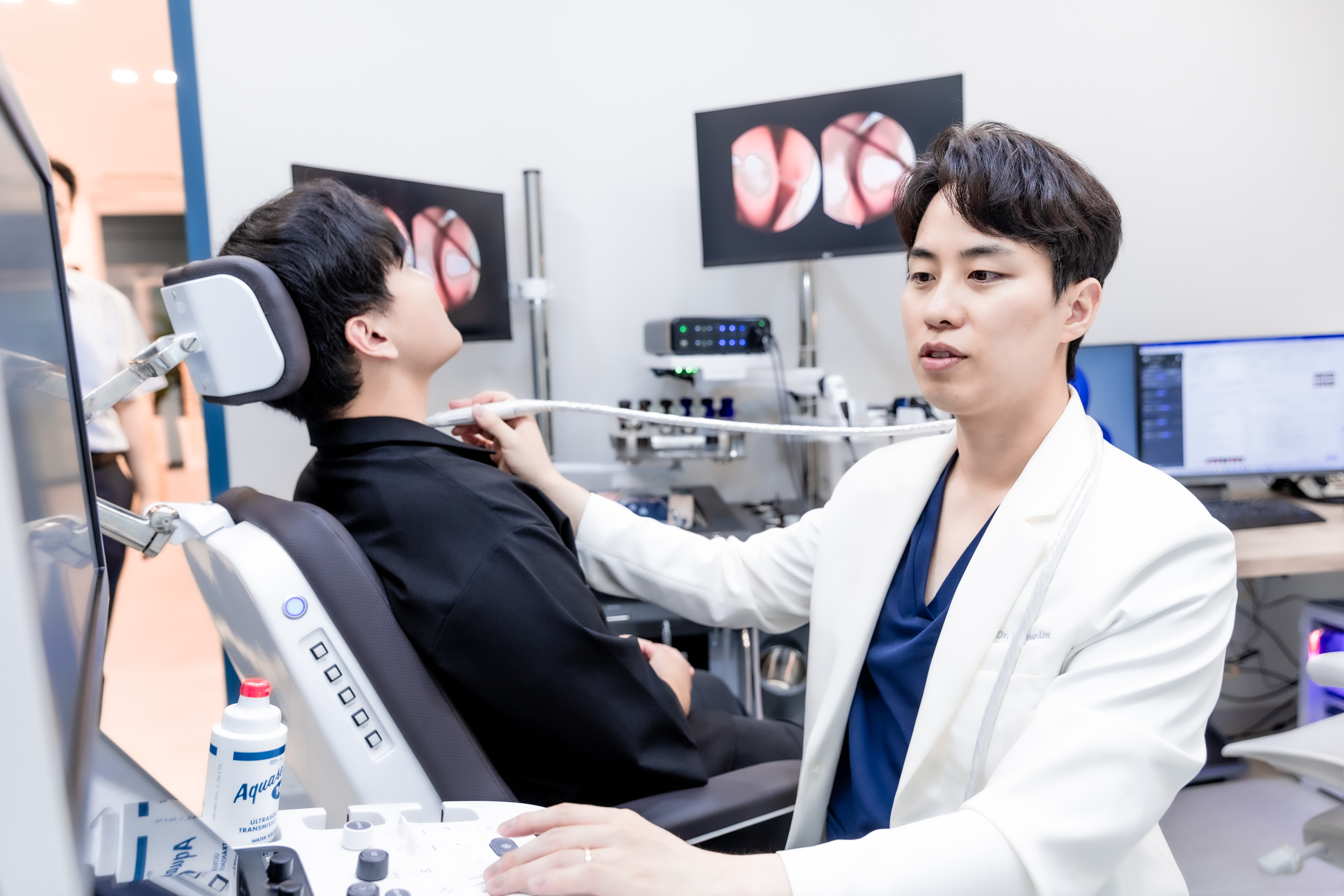 삼성숨소리이비인후과 김태환 원장님 진료중