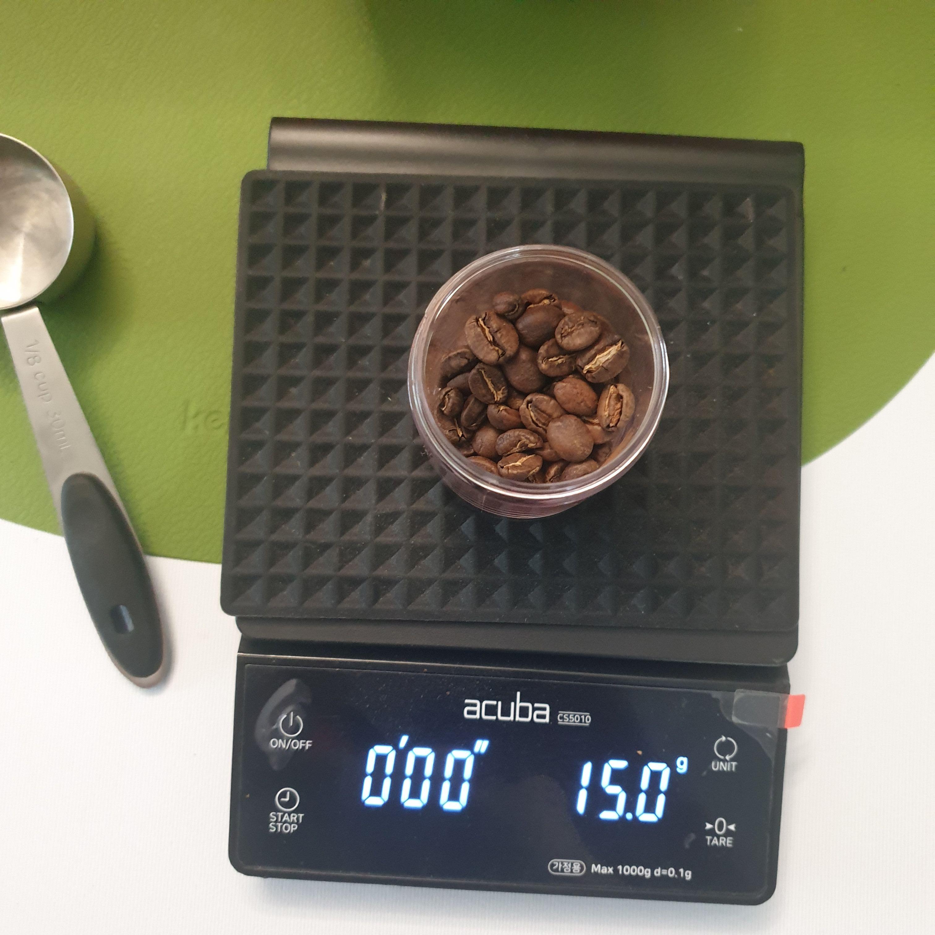 컴프레소로 아이스 아메리카노 만들기_원두 담기 15g