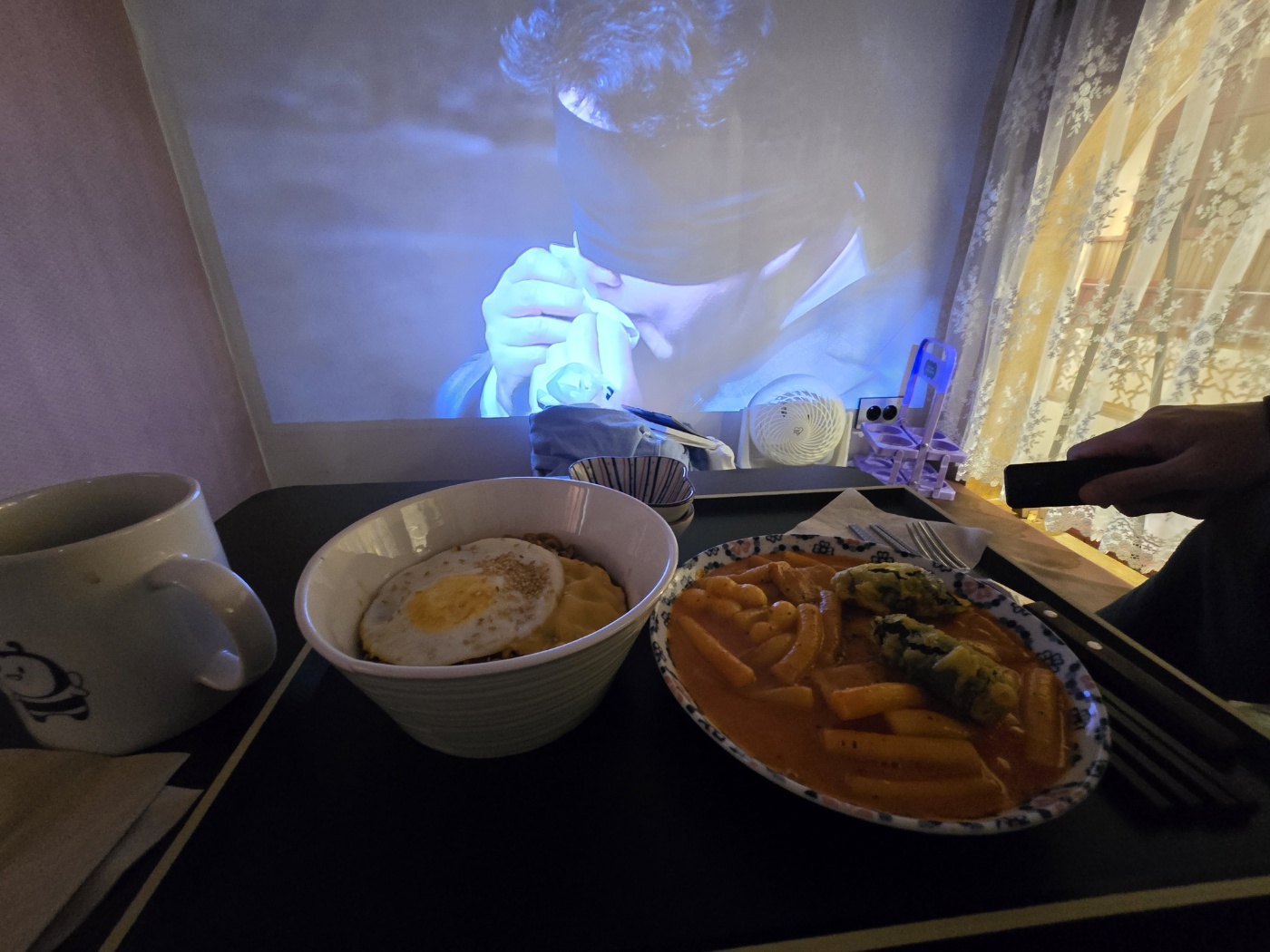 간식타임엔 넷플릭스 흑백요리사도 봣어요
