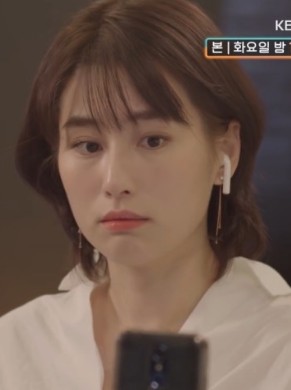 불륜문제로 시끄러웠던 여자연예인 TOP 4