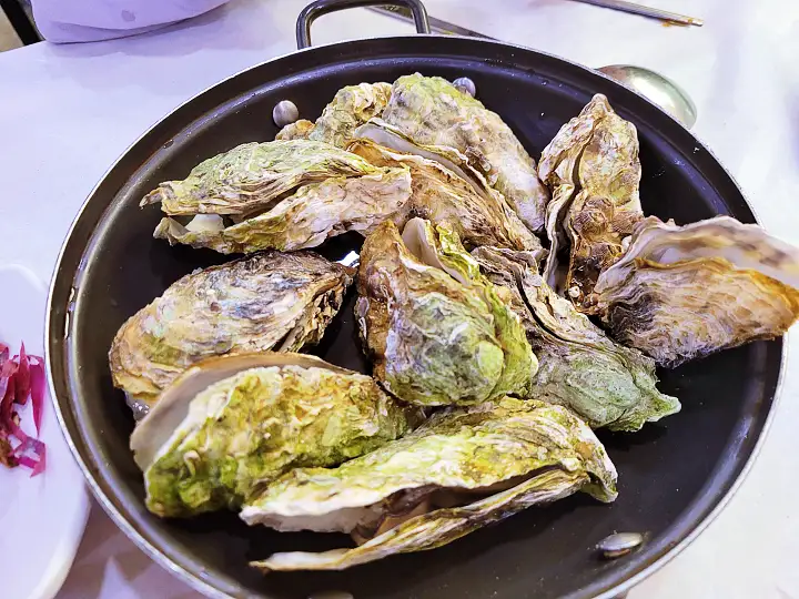 통영 식당 굴삼합 굴무침 굴어묵 굴조림 생굴 석화찜 굴솥밥 굴탕수육 생생협찬 맛집 추천
