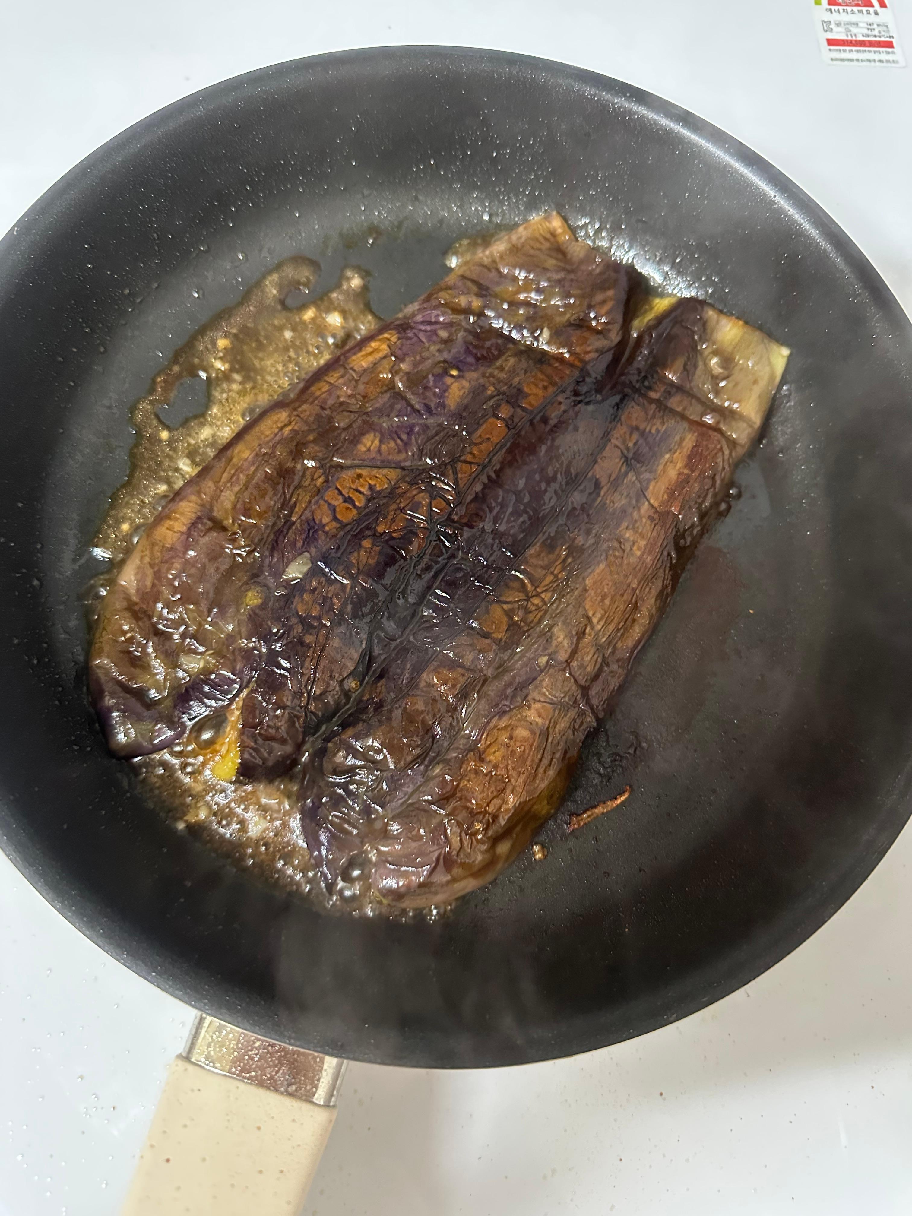 Eel or Eggplant? Park Na-rae&rsquo;s Eggplant Rice Bowl Recipe (Following Celebrity Diet Meal Plans, Healthy Diet, Delicious Diet, Filling Diet, Super Simple Eggplant Rice Bowl Recipe, Sauce Recipe, Eggplant Benefits, Packed with Antioxidant and Anti-Cancer Properties, Recommended Vegetable Dish, Without Doubanjiang, Without Sugar, Without Allulose)