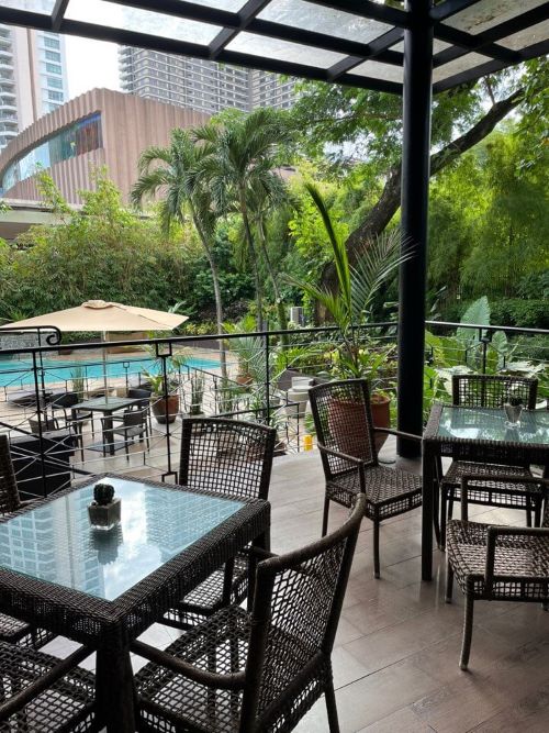 세다-아얄라몰-호텔-수영장