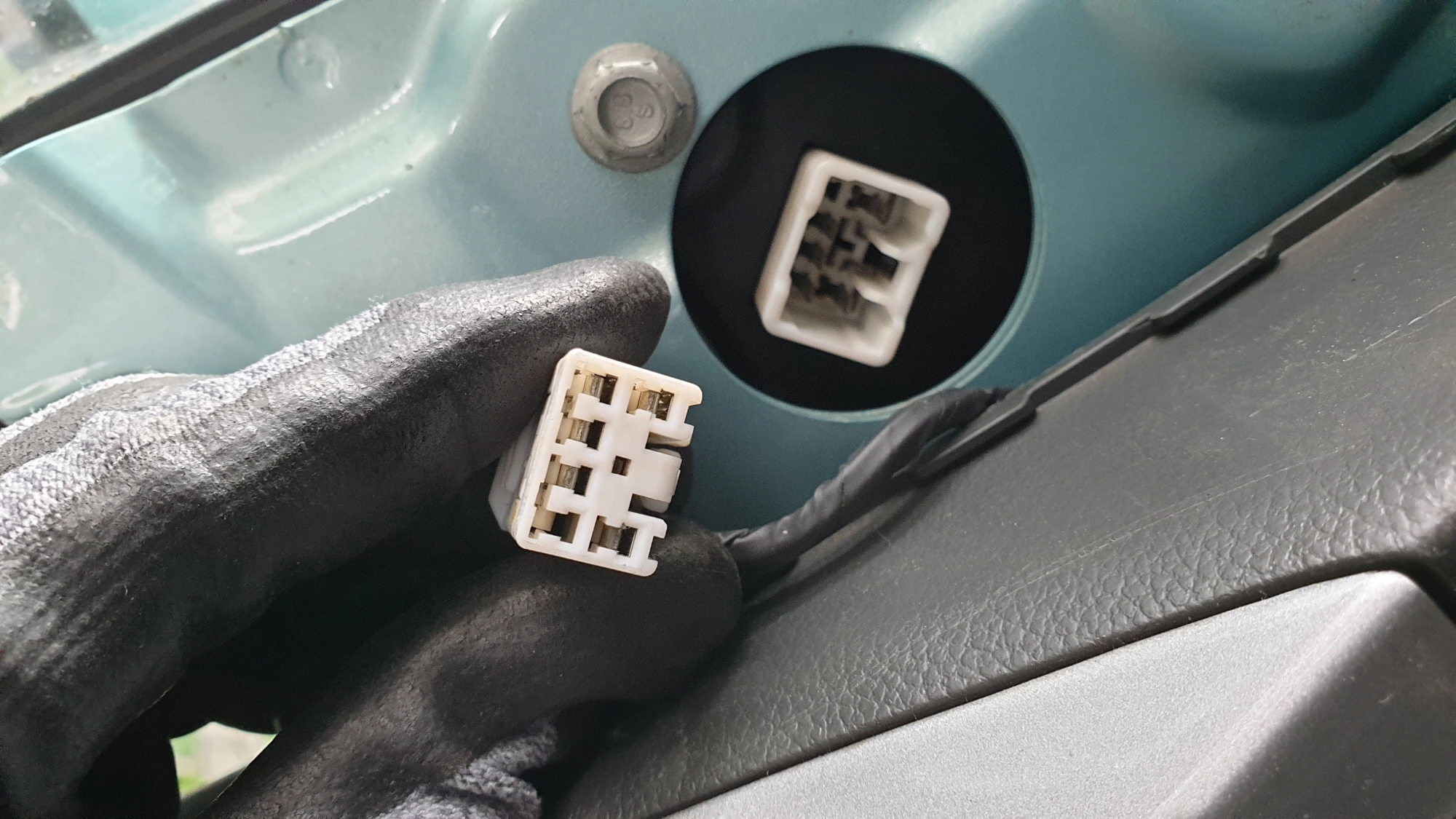 전원 잭 분리 모습