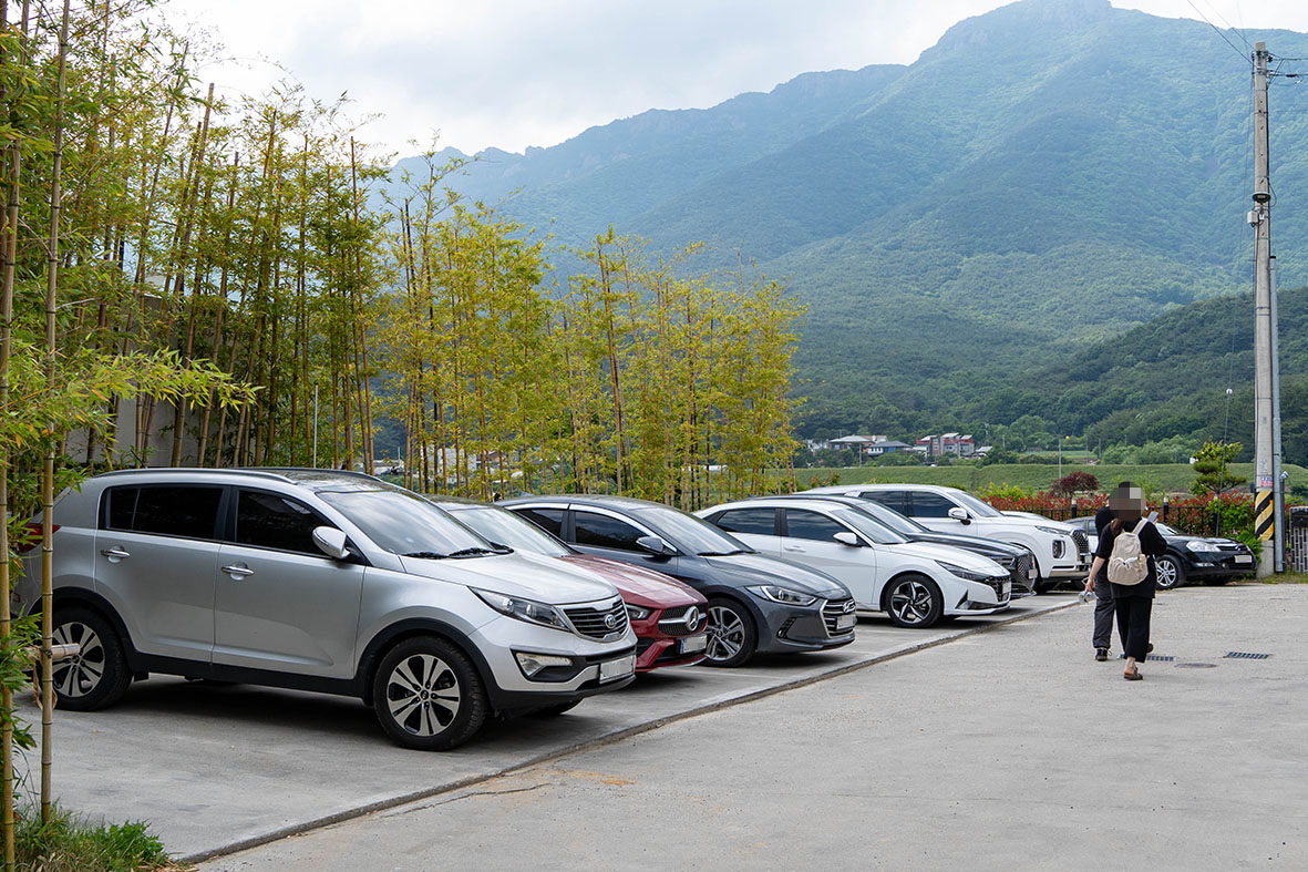 카페 지산 주차장