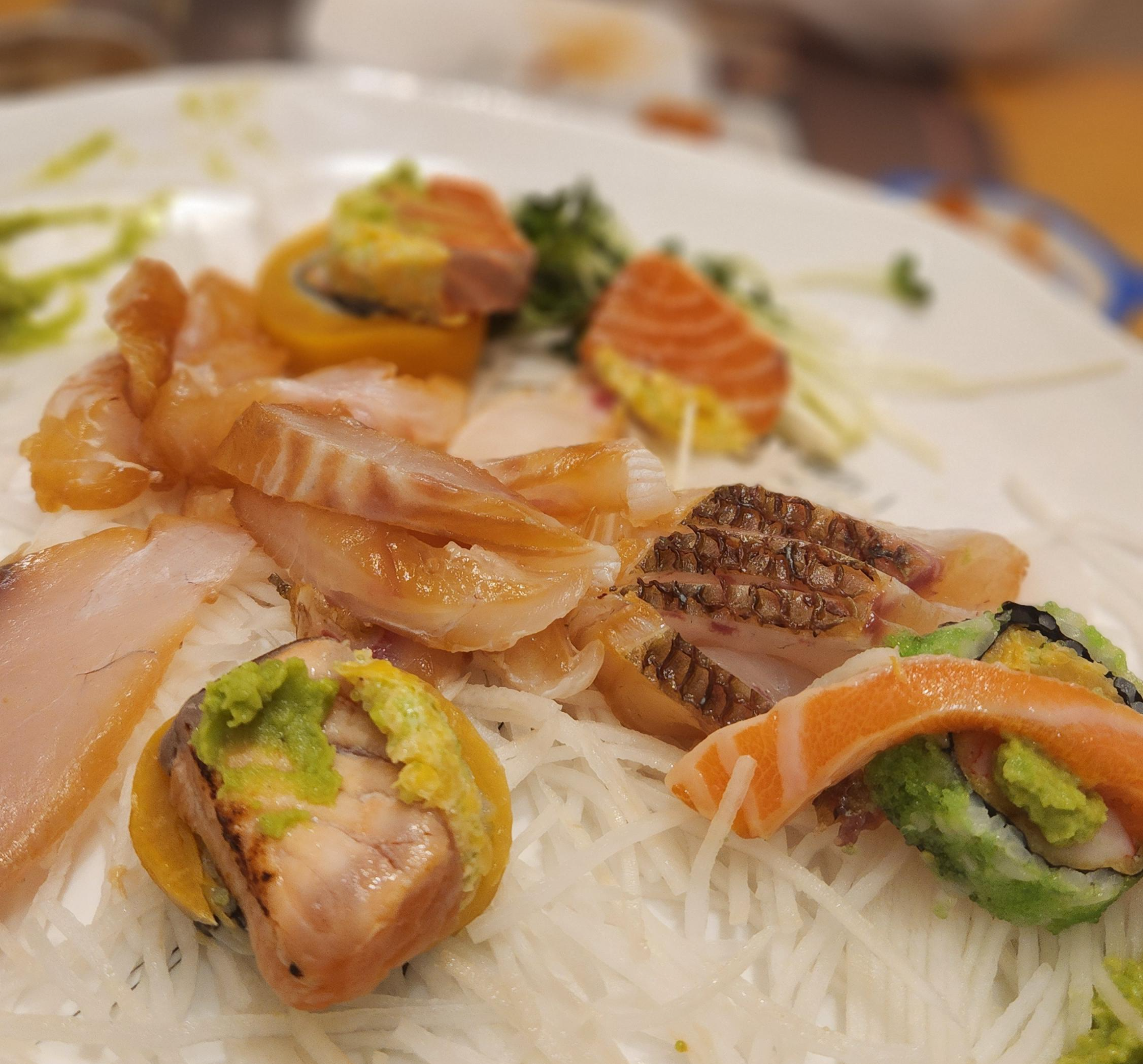 두번째-숙성회와-묵호-시그니처-김밥롤