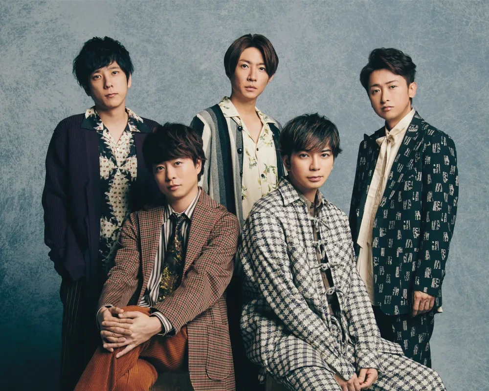 레전드 그룹 아라시(Arashi) 의 노래를 들으며 J-POP의 세계에 눈뜬 이야기. 평범했던 일상을 특별하게 만든 일본 문화와의 첫 만남과 드라마로 영역을 확장하게 된 흥미로운 입문 계기를 풀어봅니다.