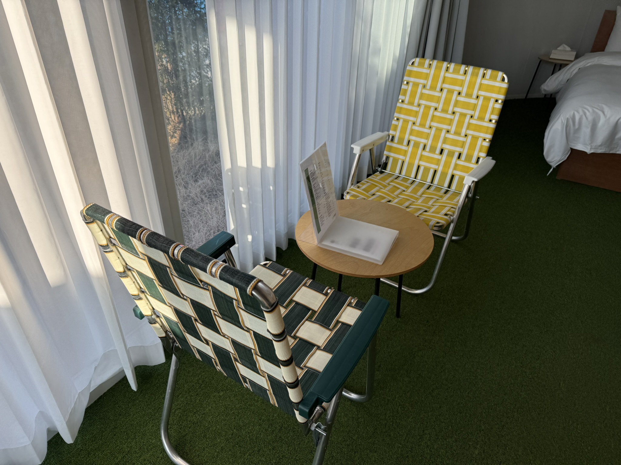 숙소 간이 테이블