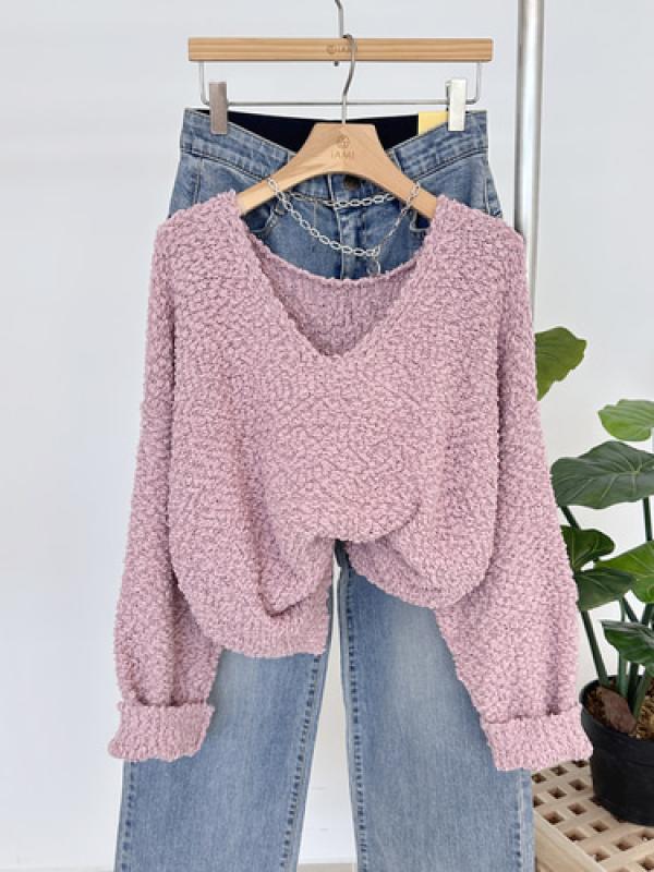 다이 부클 브이넥 니트