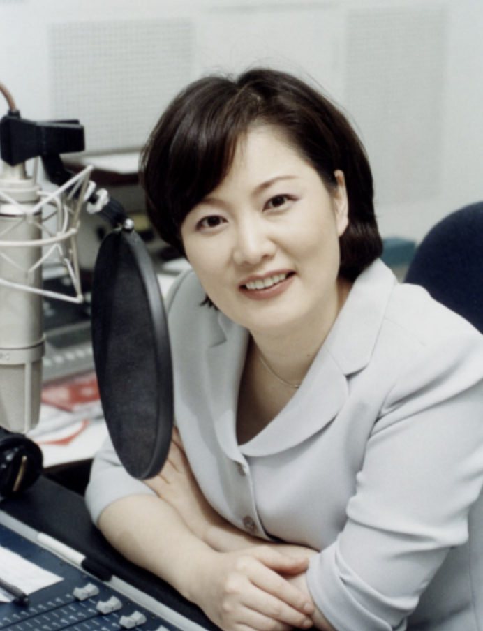 라디오 진행중인 이금희 아나운서
