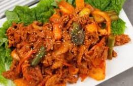 제육볶음 그릇에 진열되어 있는 인포그래픽4