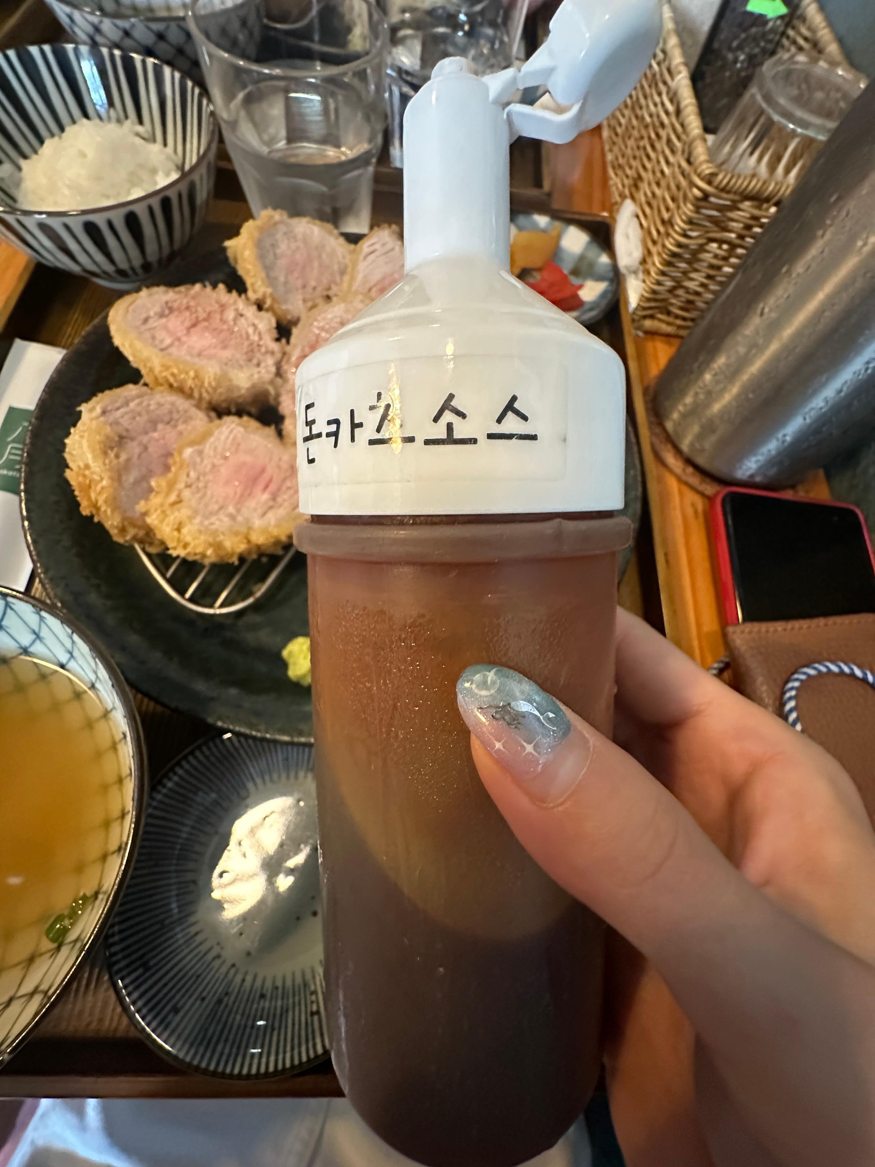 Seoul Yongsan Samgakji Tonkatsu Restaurant Recommendation: Donkatsu Palwol (Tenderloin Tonkatsu, Loin Tonkatsu, fried at low temperature, Shrimp Katsu, ultimate tenderness, artistic cabbage salad, truly the real deal in Yongsan, Japanese owner, incredibly kind, but expect a wait if you&rsquo;re even a little late)