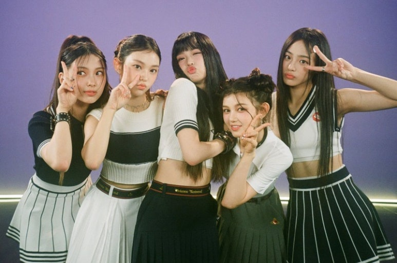 뉴진스 단체사진