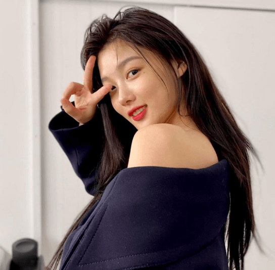 김유정 재계약