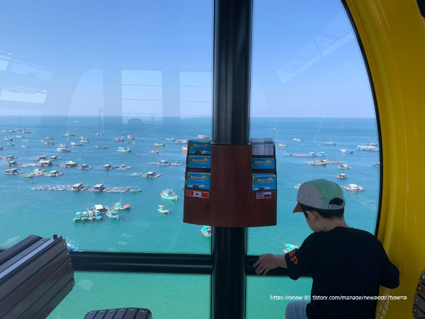 푸꾸옥-케이블카-탑승한-아이