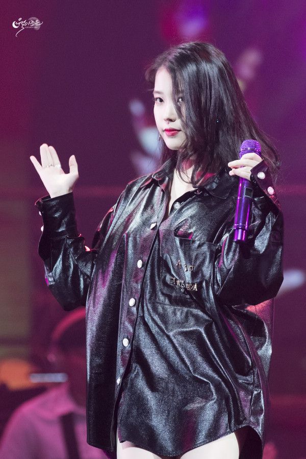 아이유 사진 모음 / 무대 코디 패션 / 일상 사복 패션