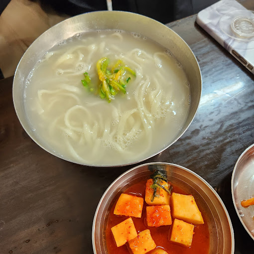 문배동 칼국수집 '문배동육칼' (본점)