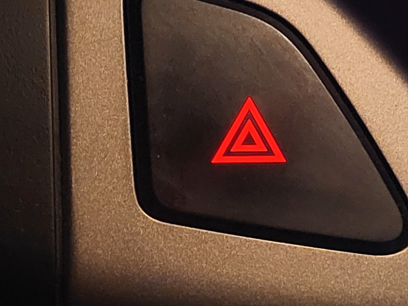 비상 상황에서 자동차 비상등 스위치 활용 방법과 주의사항