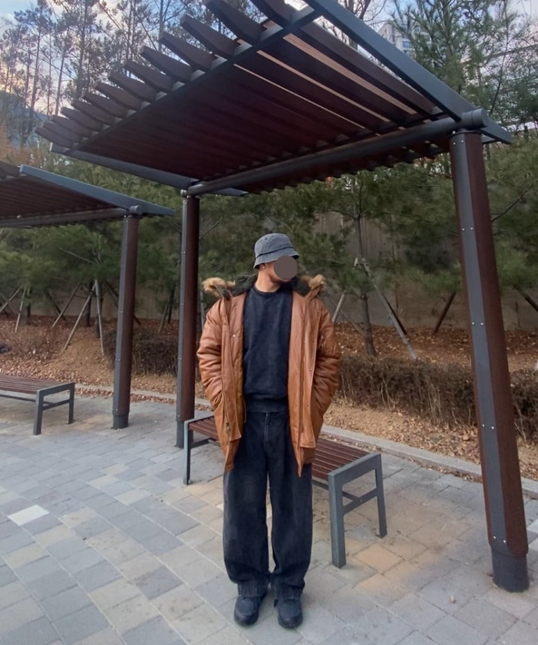 데일리룩('26.1.6.)루오에스펙 워싱 버킷햇 벙거지, 예스아이씨 알파인더스트리 N-3B 파카 점퍼, 소버먼트 맨투맨, 무신사스탠다드 벌룬 팬츠, 뉴발란스 410V5 트레일 블랙