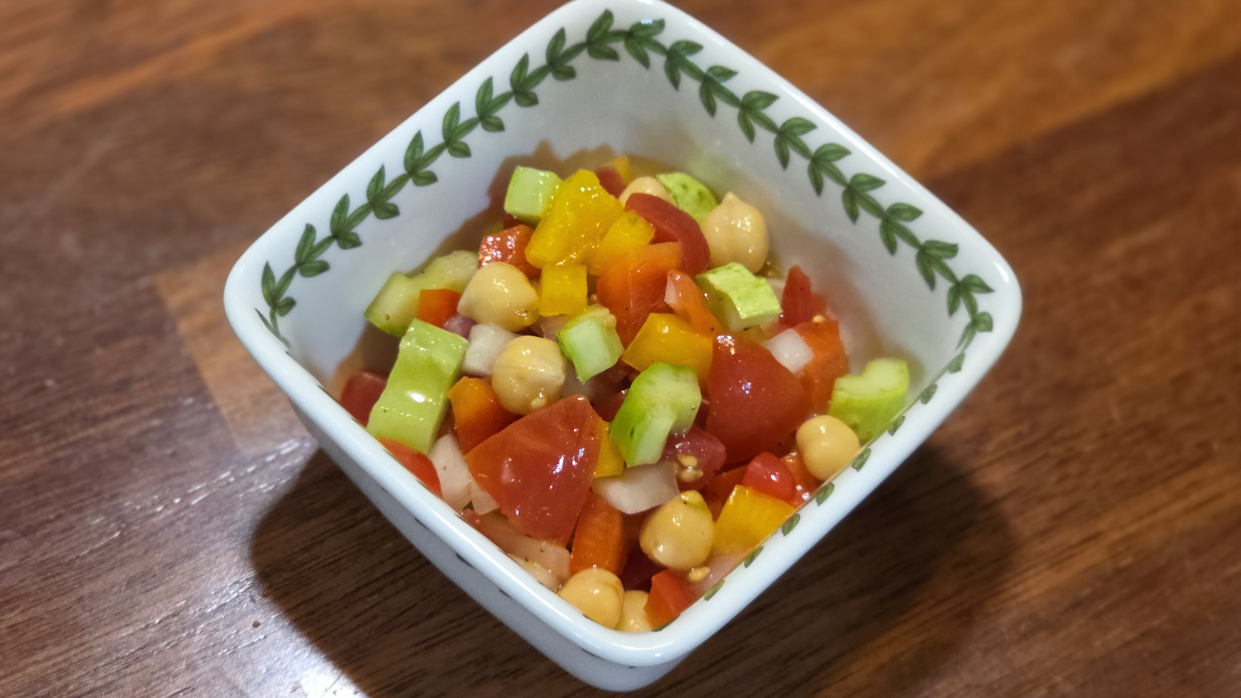 쉬라즈 샐러드 만들기 지중해식 오이 토마토 샐러드 소스 레시피