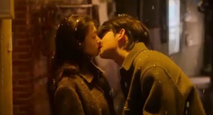 디즈니플러스 드라마 넉오프 뜻, 몇부작, 원작, 등장인물 김수현 조보아