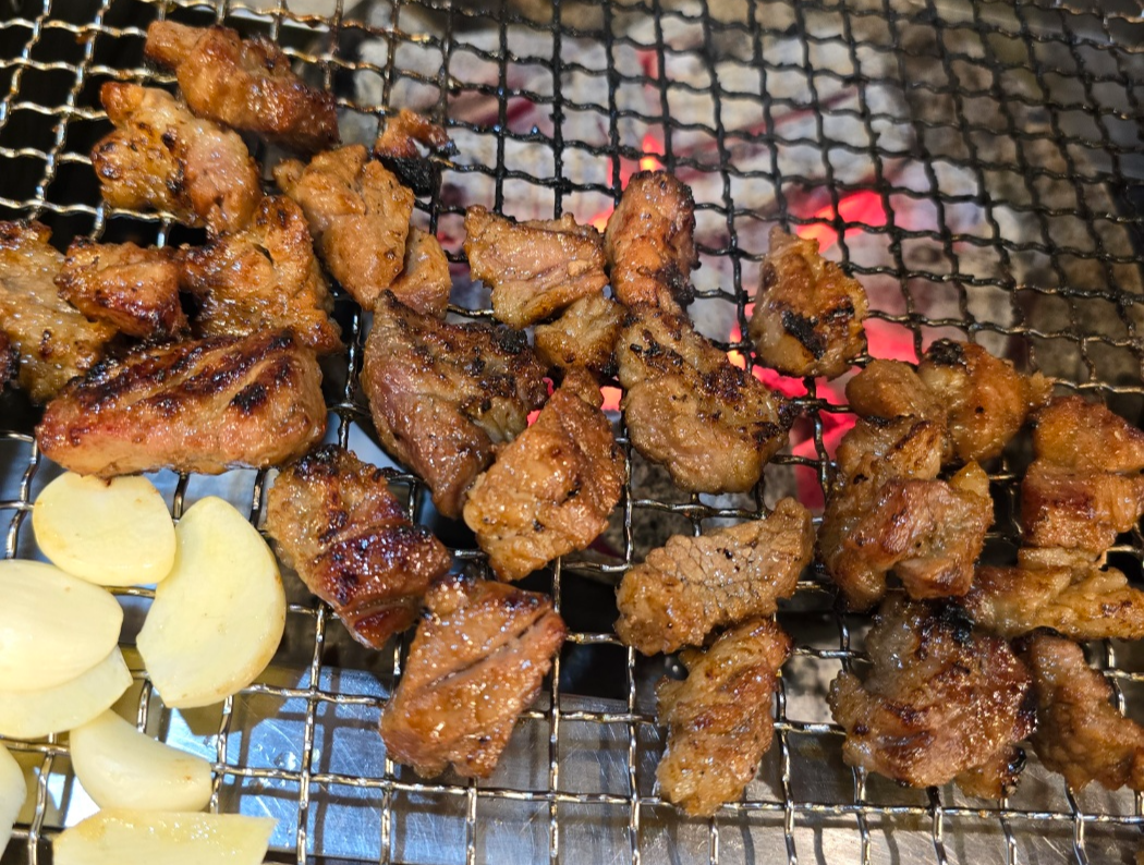 맛있게 구워진 갈비