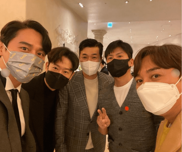 장수원-결혼식-김상혁-천명훈-김종민-홍경민-황재성-마스크