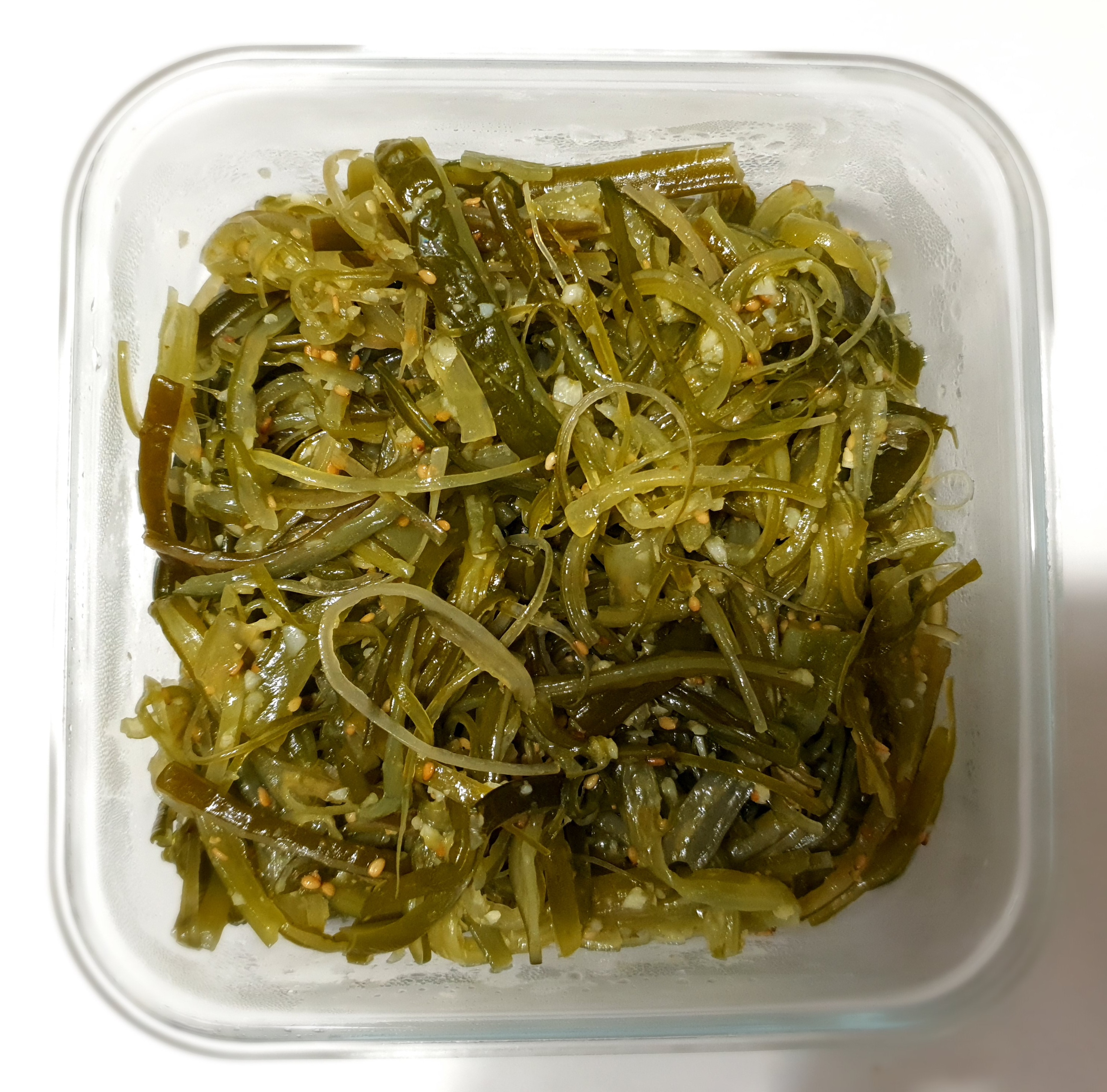 엄마가-아주-좋아하시는-미역줄기볶음을-만들었어요.