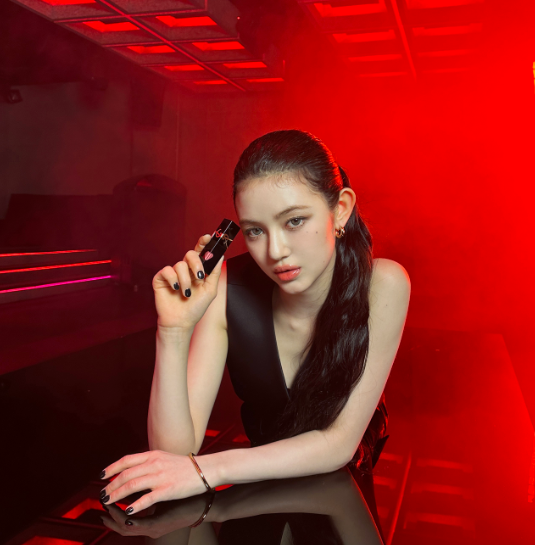 뉴 잉크 블러 틴트 뉴진스 광고