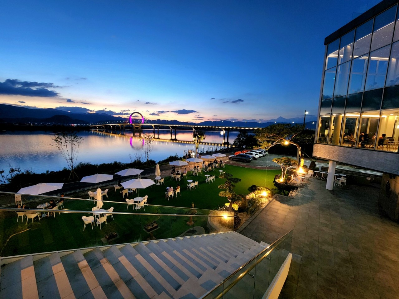 춘천 리버뷰 카페 리버레인