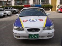 차-도둑맞고-경찰에-신고해서-경찰이-출동하는-모습