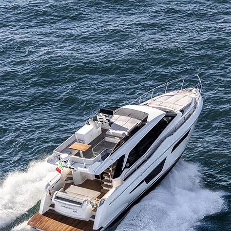 모터 요트의 브랜드별 가격, 크기, 장단점 총정리