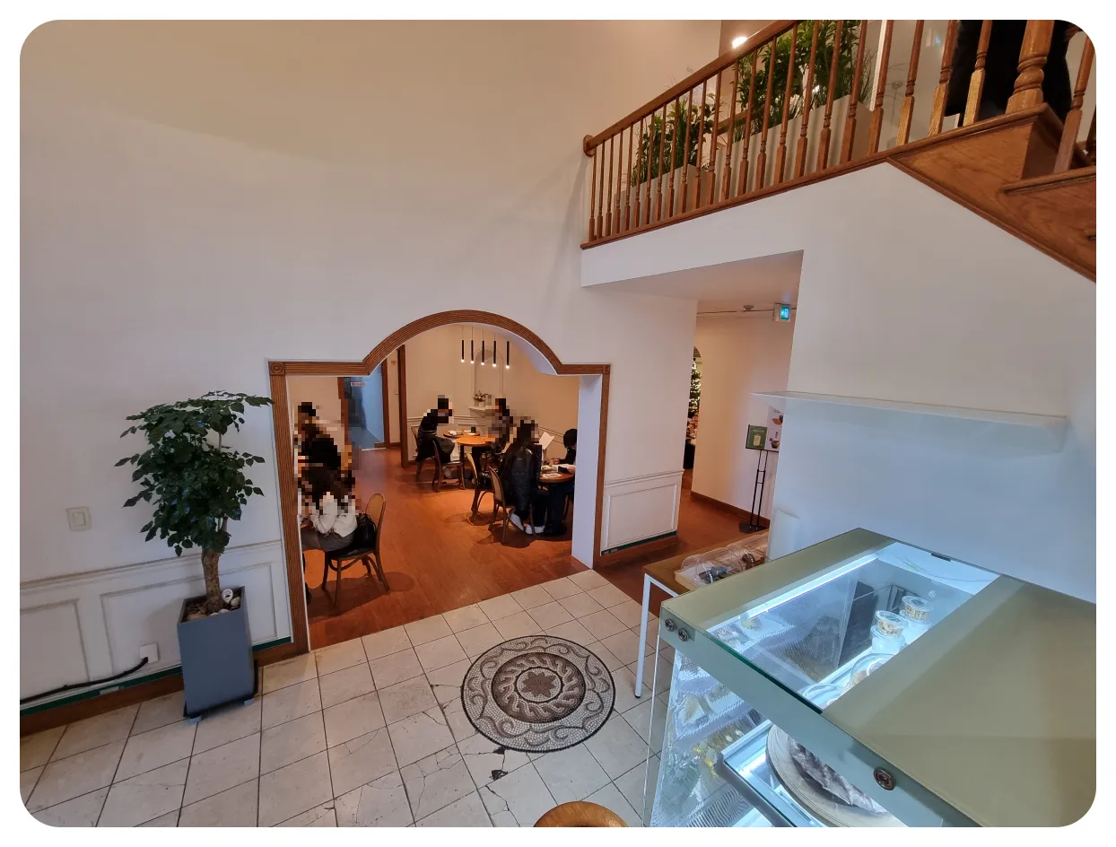 삼성역-포스톤즈-1층