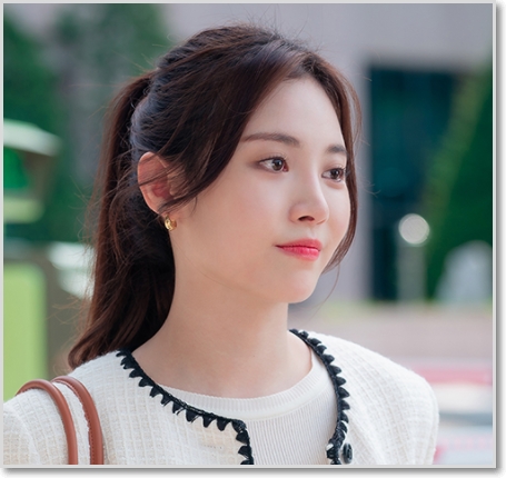 배우 유라 사진