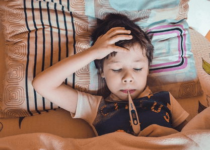 서울 공휴일 일요일 소아과&amp;#44; 야간진료 병원 방문이 필요한 열나는 아이 사진